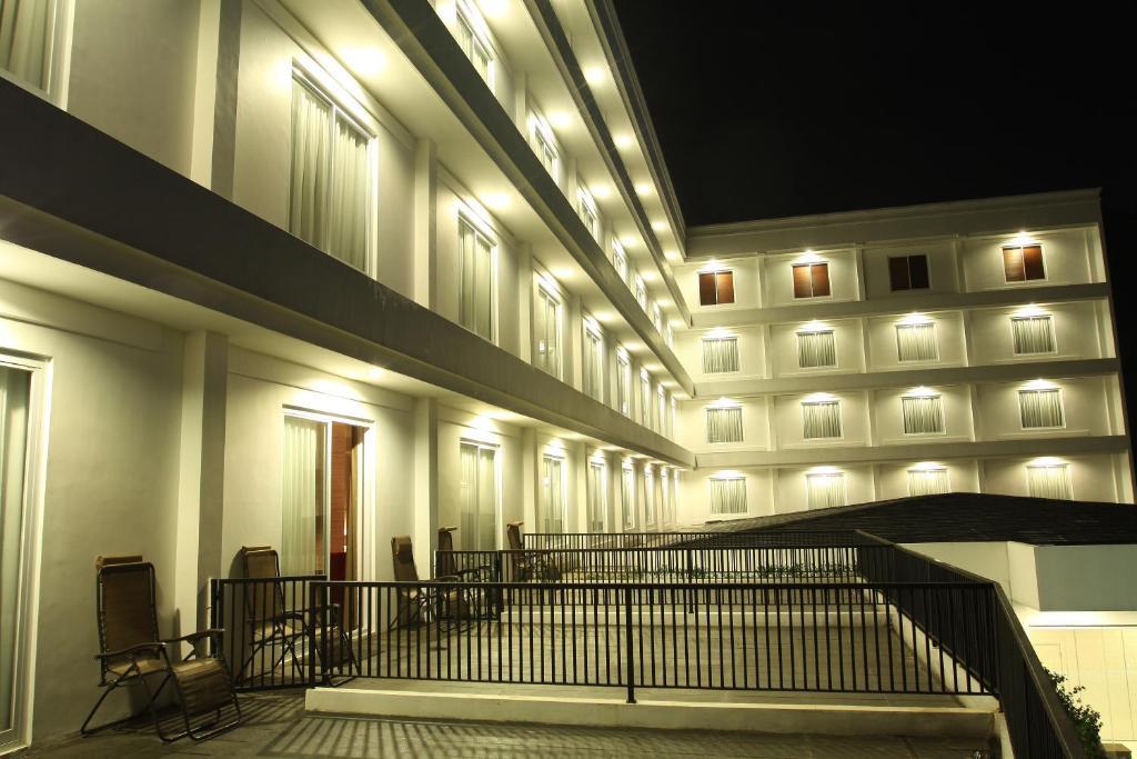 Royal Hotel Bogor Exterior photo